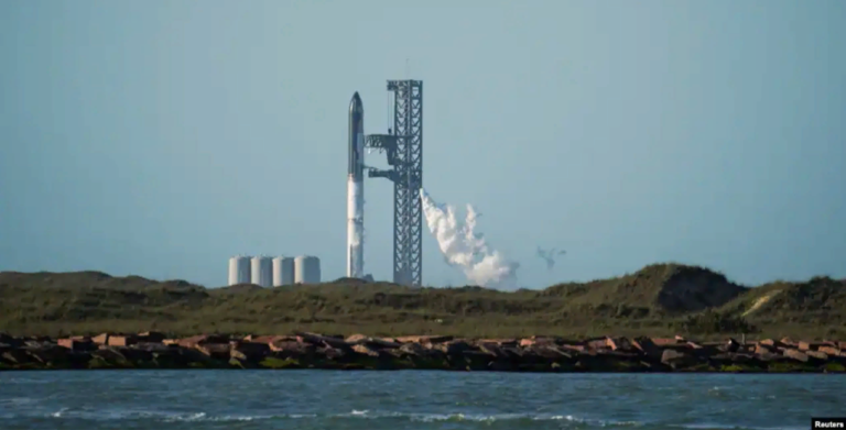 Компания Илона Маска SpaceX запустила в космос самую большую ракету, она взорвалась через 4 минуты