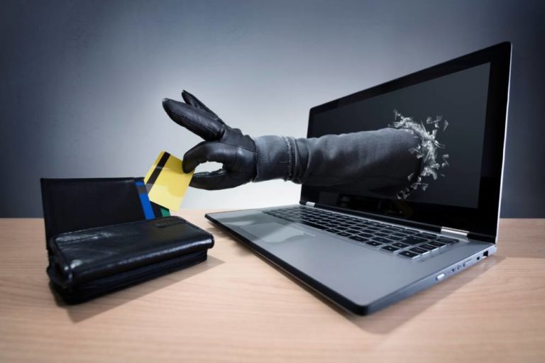 Просили студентов «помочь получить денежный перевод», а затем брали на их имя кредиты — 27 человек обманули на 500 000 леев