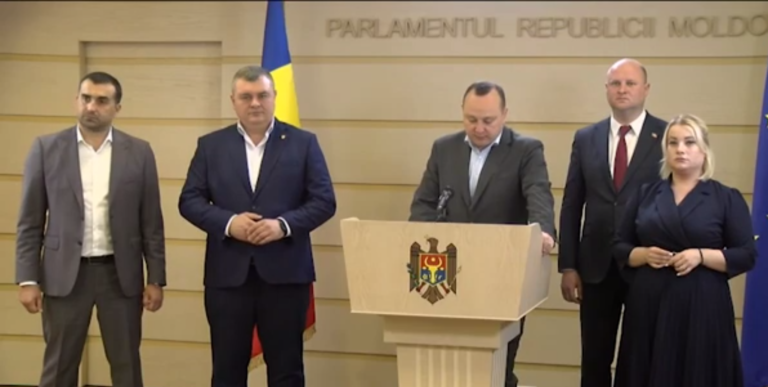 Социалисты и коммунисты просят парламент признать захват государства партией PAS и Майей Санду