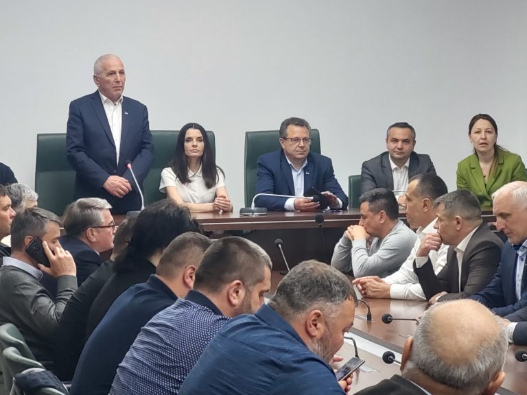«Гагаузия выбирает позицию жертвы» — реакции на изъятие списков избирателей в ЦИК Гагаузии