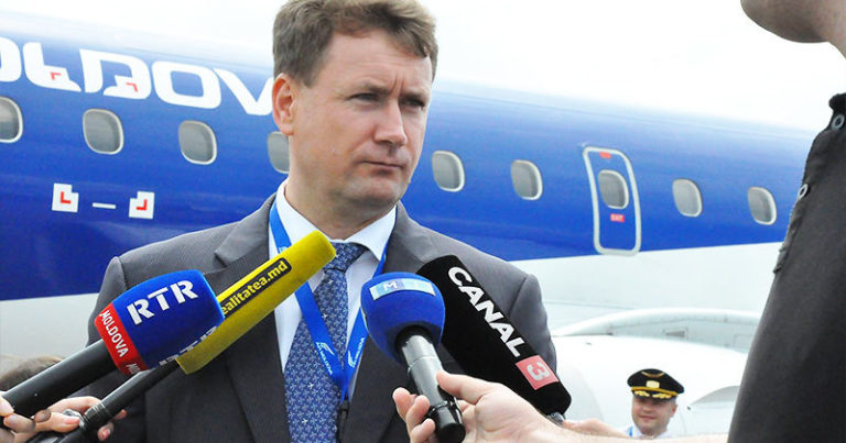 Экс-гендиректора Air Moldova и его зама будут судить за превышение полномочий
