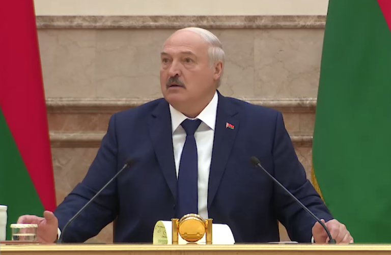 Лукашенко о своём здоровье: «Вы ещё мучиться со мной будете очень долго»