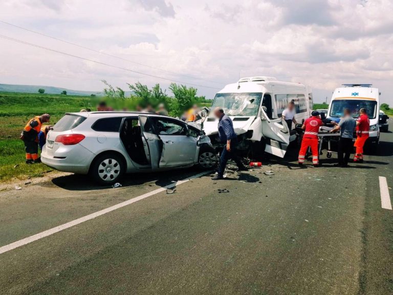 Авария в Оргеевском районе: погибли 3 человека, в том числе водитель маршрутки
