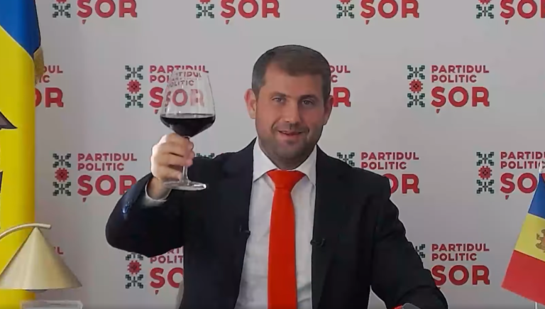 Шор хочет отменить санкции через Европейский суд, хотя «отмечал их вином» в мае