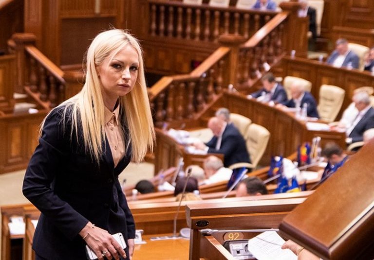 Марина Таубер пожаловалась на угрозы в соцсетях