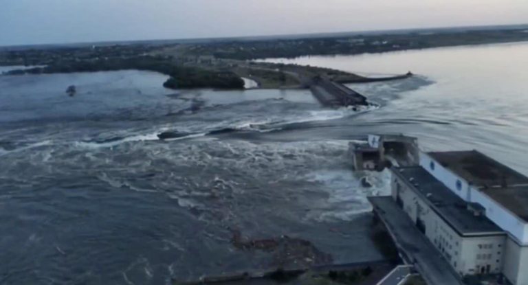 (ВИДЕО) В Украине взорвали Каховскую ГЭС — что известно на данный момент