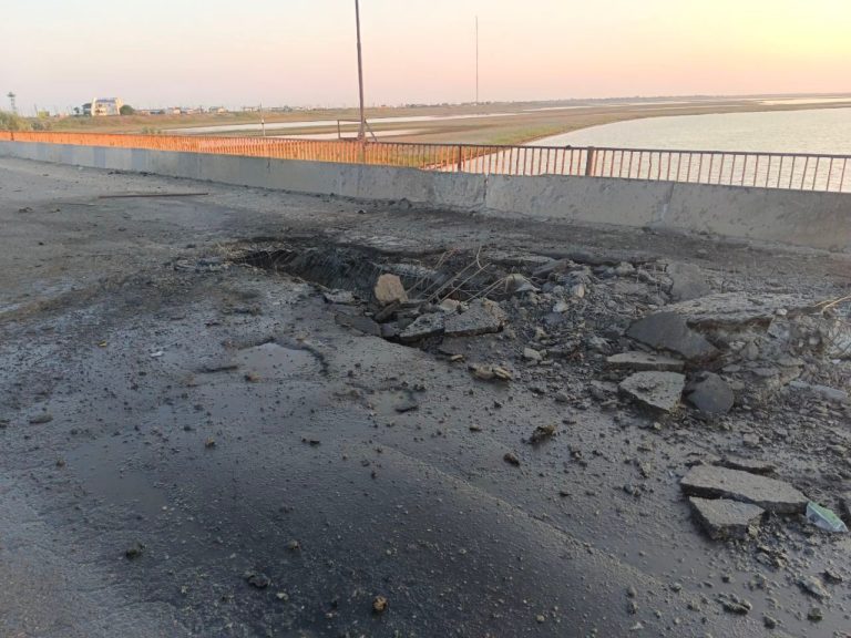 Ночной удар по Чонгарскому мосту, соединяющему Крым с Херсоном