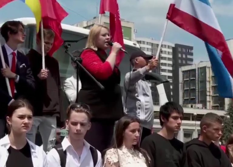 Партия «Возрождение» организовала в Кишинёве митинг против переименования и переноса Дня победы