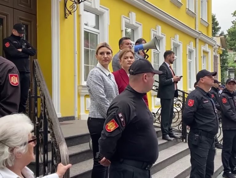 Сторонники «Шор» собрались у Конституционного суда — что происходит на заседании