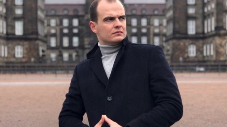 Адвоката будут судить за ложную жалобу — ранее он забаррикадировался в кабинете коллеги, чтобы скрыться от прокуроров