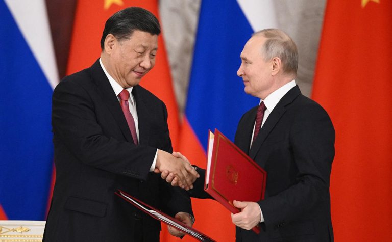СМИ: Си Цзиньпин лично предостерег Путина от применения ядерного оружия в Украине
