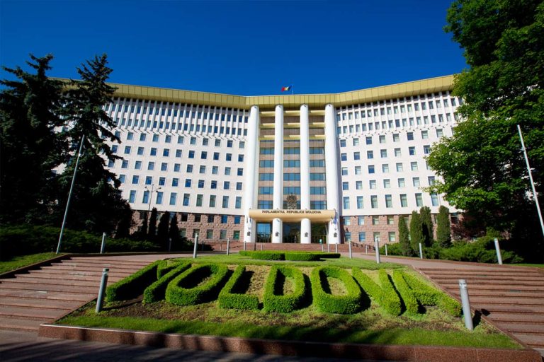 Центр против пропаганды переименовали и доработали — проект рассмотрен парламентом в первом чтении