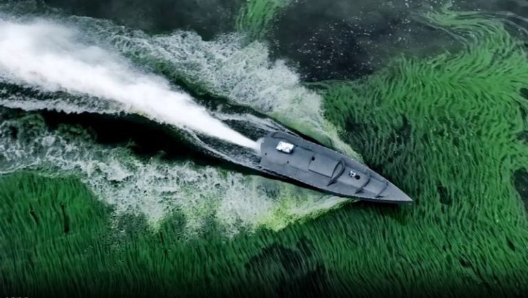 Украинские военные впервые показали СМИ боевые морские дроны