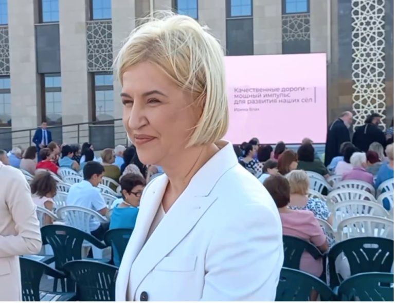 Не пригласила nokta и отказалась отвечать на вопросы — отчётное мероприятие Влах в Комрате