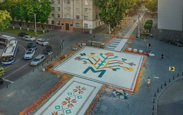 Во сколько обошлось Кишинёву мемное «Древо жизни» из плитки