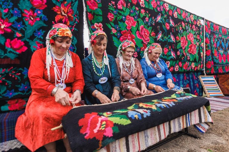 Жителей Гагаузии и Молдовы приглашают на фестиваль национального ковра в Гайдары 