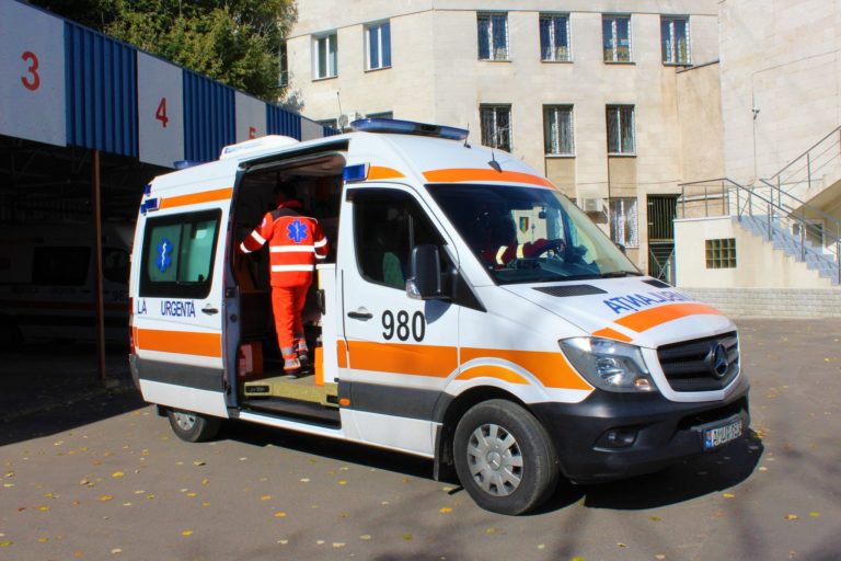 В Кишинёве пациент угрожал пистолетом бригаде скорой помощи