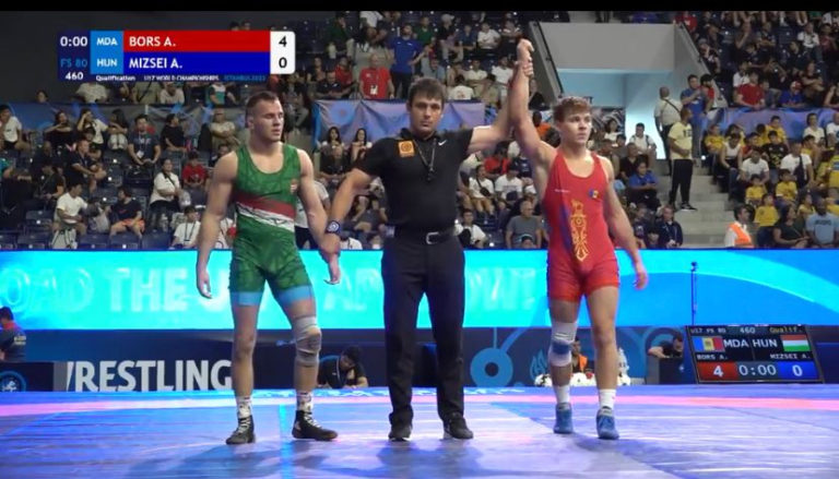 Александр Борщ стал вице-чемпионом мира по вольной борьбе