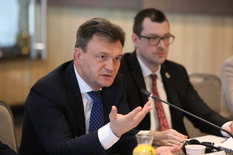 После выделения 200 млн леев фермерам резервный фонд правительства почти опустел