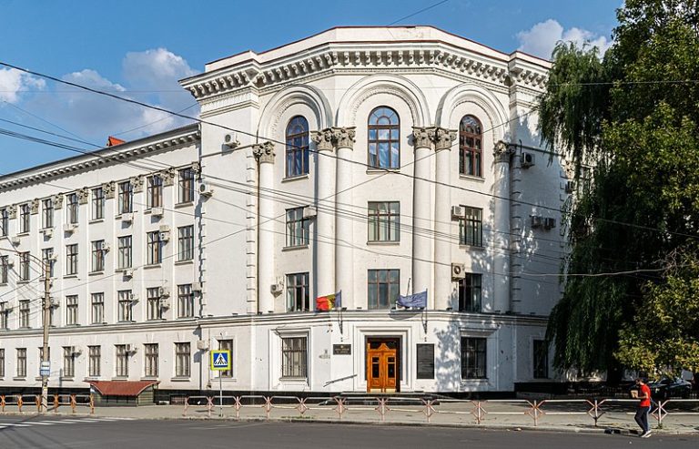 Высшая судебная палата отменила 21 решение по оценке судей и прокуроров — в парламенте и Минюсте отвечают резкой критикой
