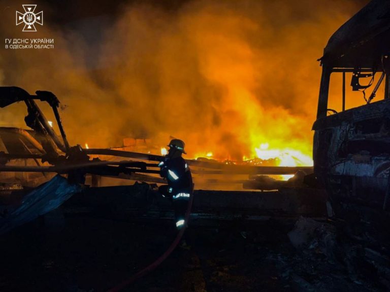 РФ атаковала дронами порт в Одесской области — Санду осудила нападение