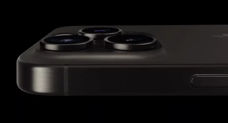 Apple представила новый iPhone 15 — без боковой кнопки и с беспроводной зарядкой
