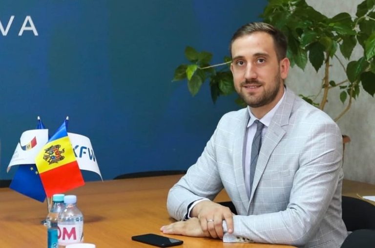 Мэр Ниспорен и два сотрудника примарии признали свою вину и помещены под домашний арест