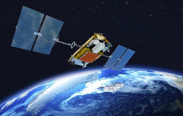 Украинские журналисты: американская спутниковая система предоставляет связь РФ и ФСБ