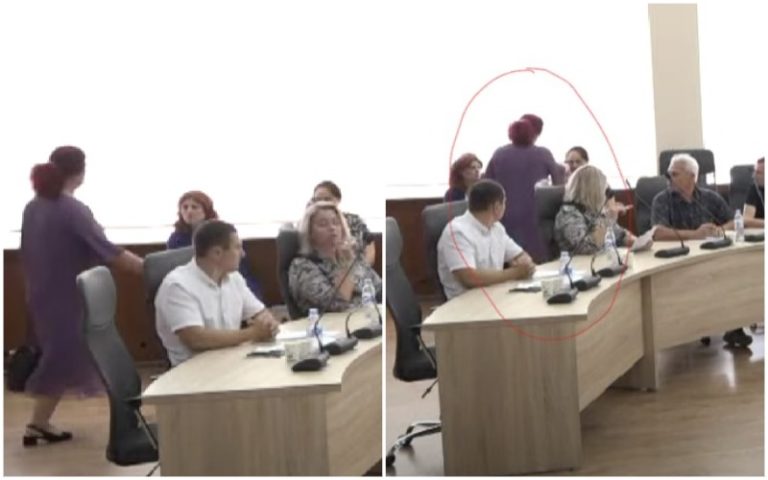 (ВИДЕО) Драка на заседании мунсовета Комрата: советница сцепилась с местной активисткой