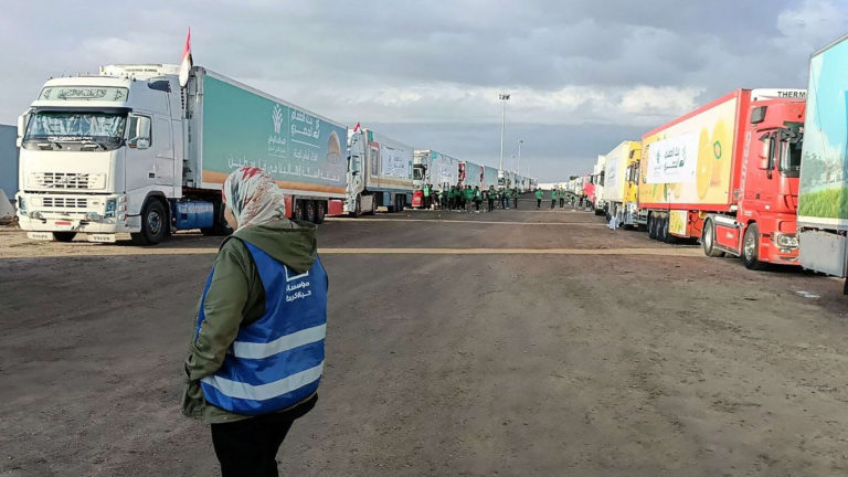 В Газу прошли 33 фуры с гуманитарной помощью, но этого крайне мало