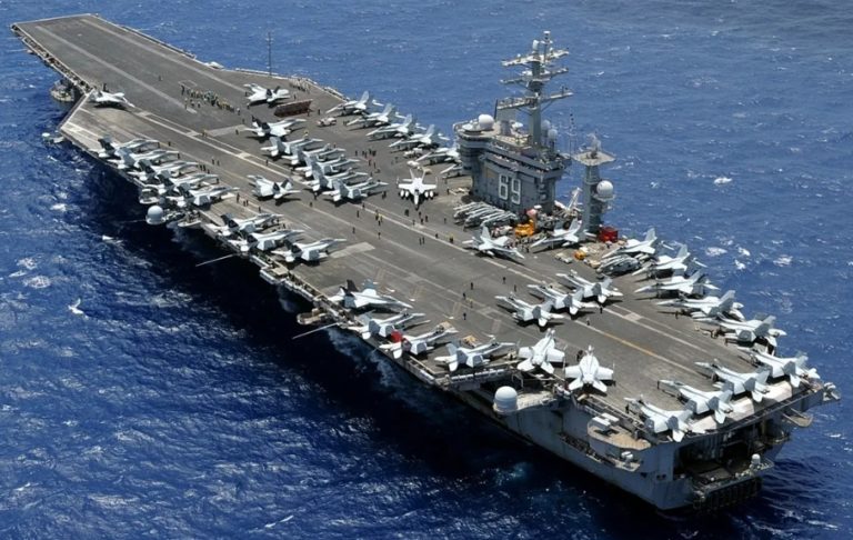 США отправили в Средиземное море вторую авианосную группу в поддержку Израилю