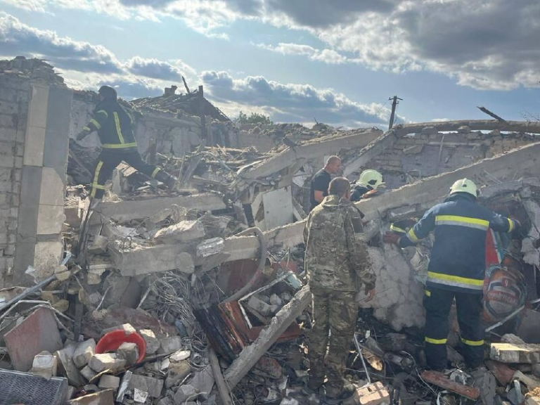 Число погибших от ракетного удара в украинском селе Гроза увеличилось до 59 человек