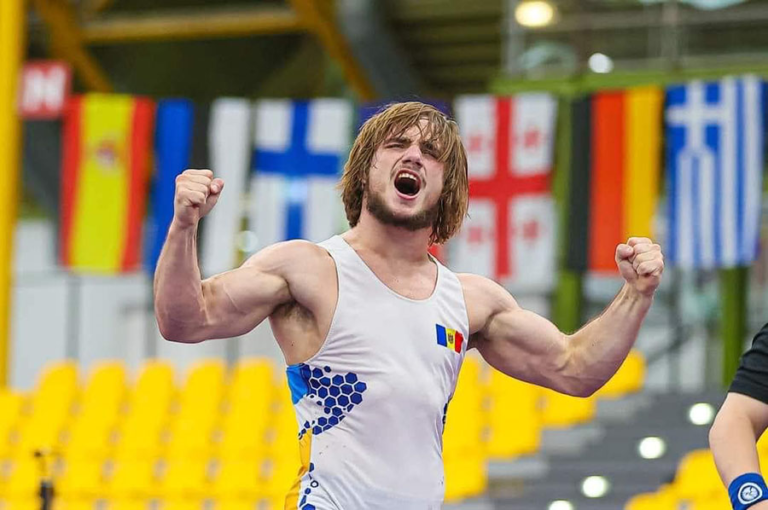 Борец из Молдовы взял золото на чемпионате мира среди молодежи