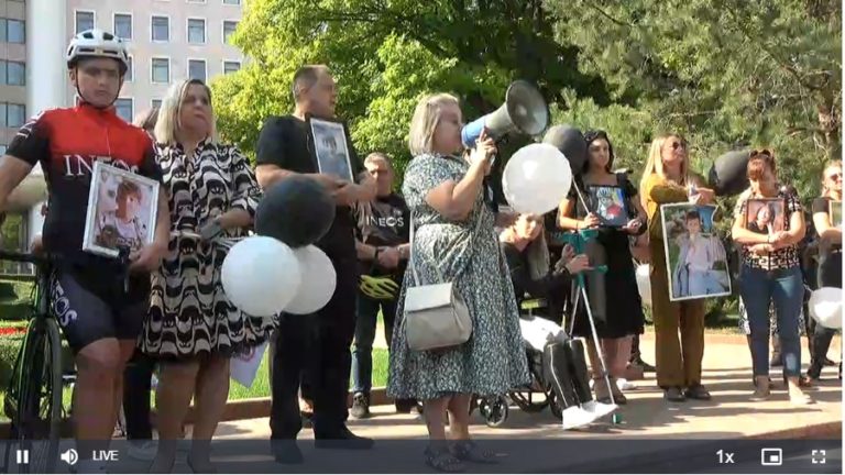 (LIVE) В Кишиневе проходит марш за ужесточение наказания для водителей, виновных в смертельных авариях