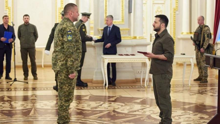 The Economist: прошедшее «не по плану» контрнаступление ВСУ вызвало открытый конфликт Зеленского и Залужного