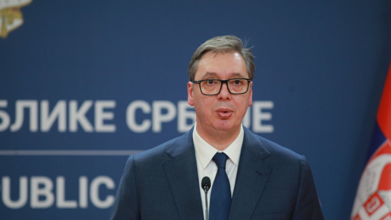 Президент Сербии распустил парламент и назначил внеочередные выборы 17 декабря