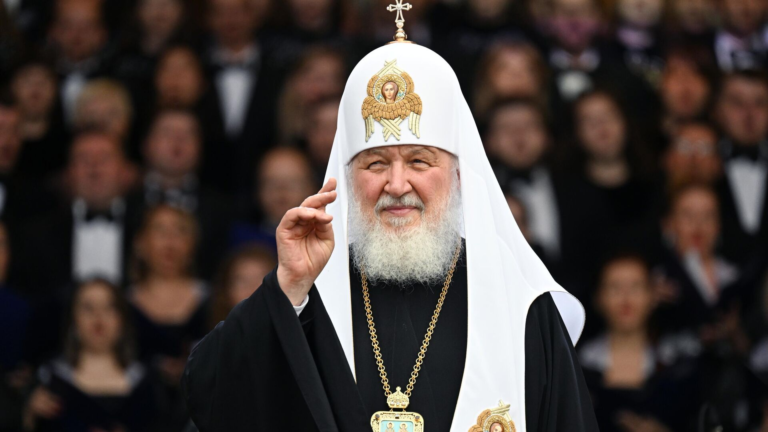 Патриарх Кирилл поддержал запрет на «склонение» женщин к абортам: «Население можно увеличить как по движению волшебной палочки»
