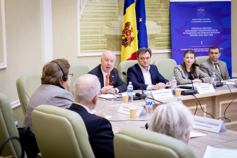 В Молдове появилась Комиссия по внешней оценке прокуроров, в первом заседании участвовали посол США и Речан