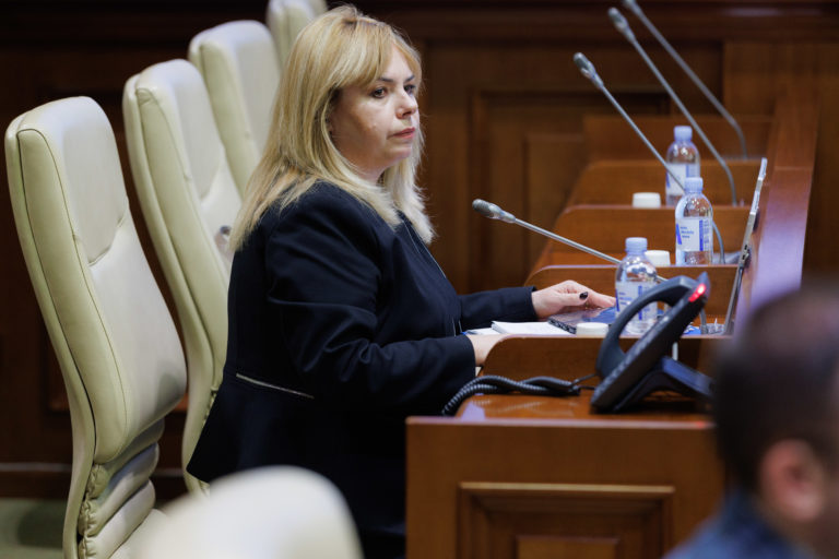 Парламент Молдовы назначил Анку Драг новой главой Нацбанка