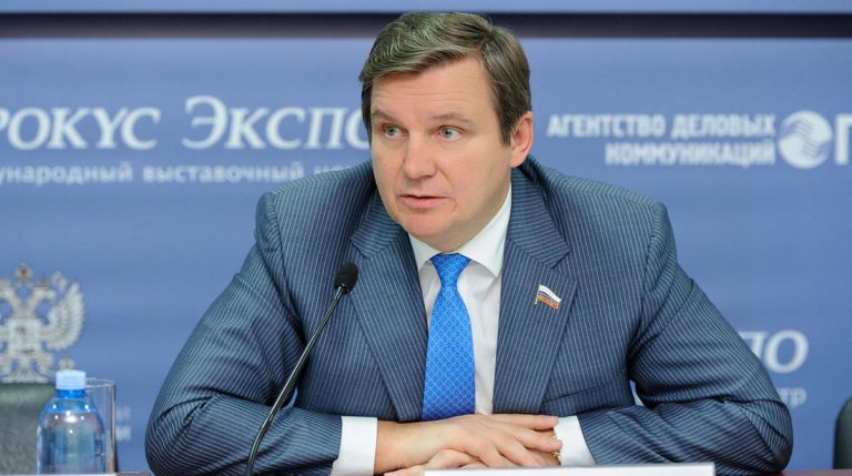 Российский депутат призвал остановить нашествие инопланетян и не заниматься сексом с иностранцами