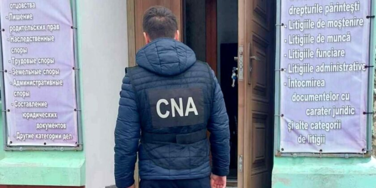 3000 евро с двух осужденных: адвоката из Кишинева подозревают в торговле влиянием