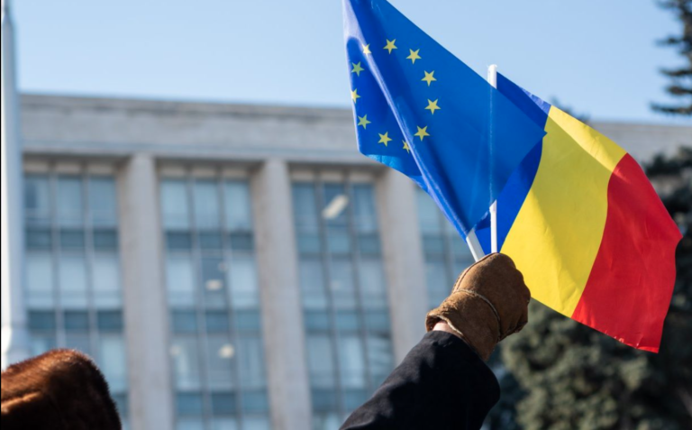 СМИ: Европейский совет рекомендует начать переговоры о вступлении в ЕС с Молдовой и Украиной