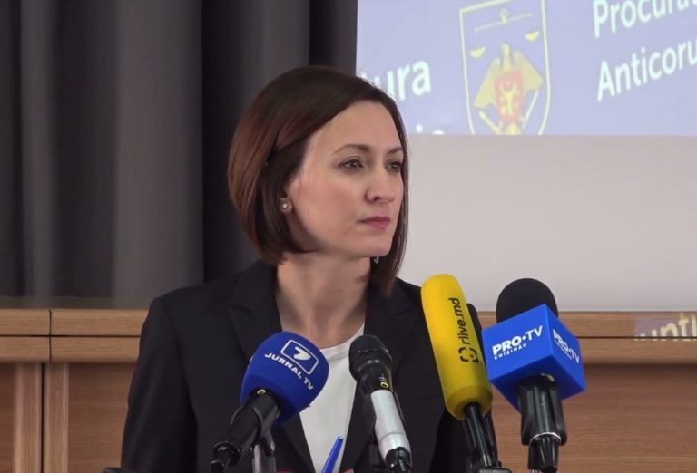 Драгалин не ответила на вопрос журналистки на русском языке. Советник Гуцул обвинил её в «унижениях»
