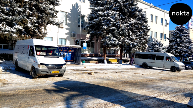 После протеста перевозчиков в Комрате восемь городских маршруток освободили от уплаты налога