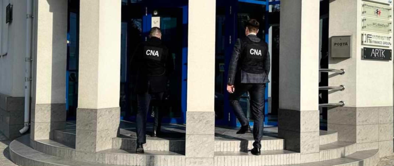(АУДИО) Обещал купить суд за 15 тысяч евро. У кишиневского адвоката прошли обыски