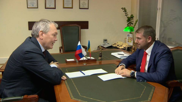 Беглый олигарх Илан Шор встретился в Москве с председателем комитета Госдумы РФ по делам СНГ
