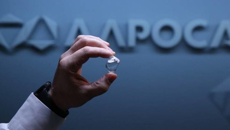 Молдова и Украина присоединились к санкциям ЕС против алмазного гиганта РФ