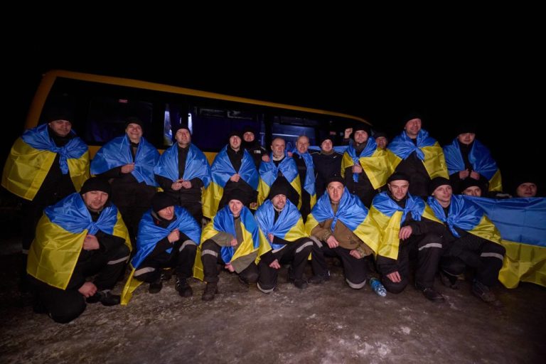 (ФОТО) Россия и Украина обменялись пленными в формате «100 на 100»