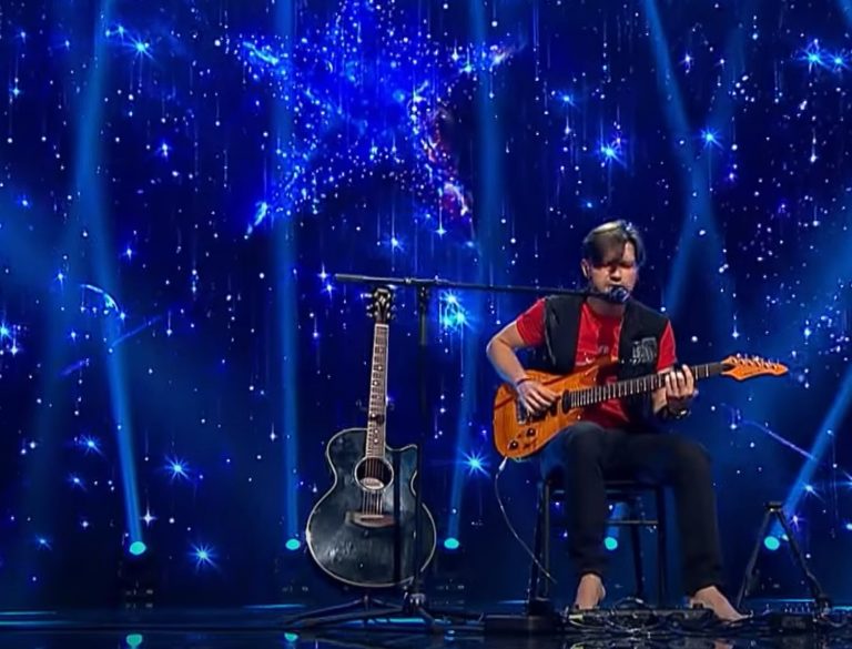 (ВИДЕО) На конкурсе Românii au Talent жюри стоя аплодировало музыканту из Гагаузии