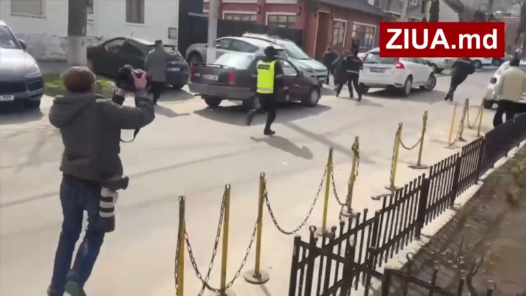 Попытка поджога посольства РФ стала уголовным делом. Подозреваемому грозит до семи лет тюрьмы